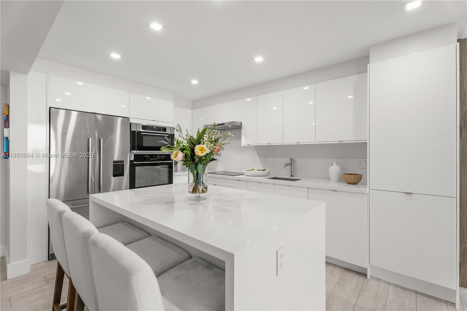 RONEY PALACE CONDO - Residential
