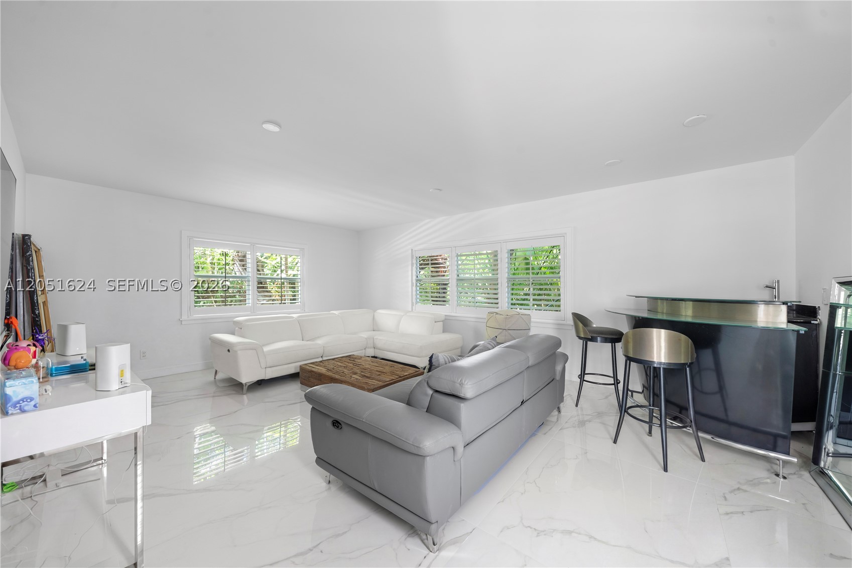 LA GORCE GOLF SUB - Residential Lease