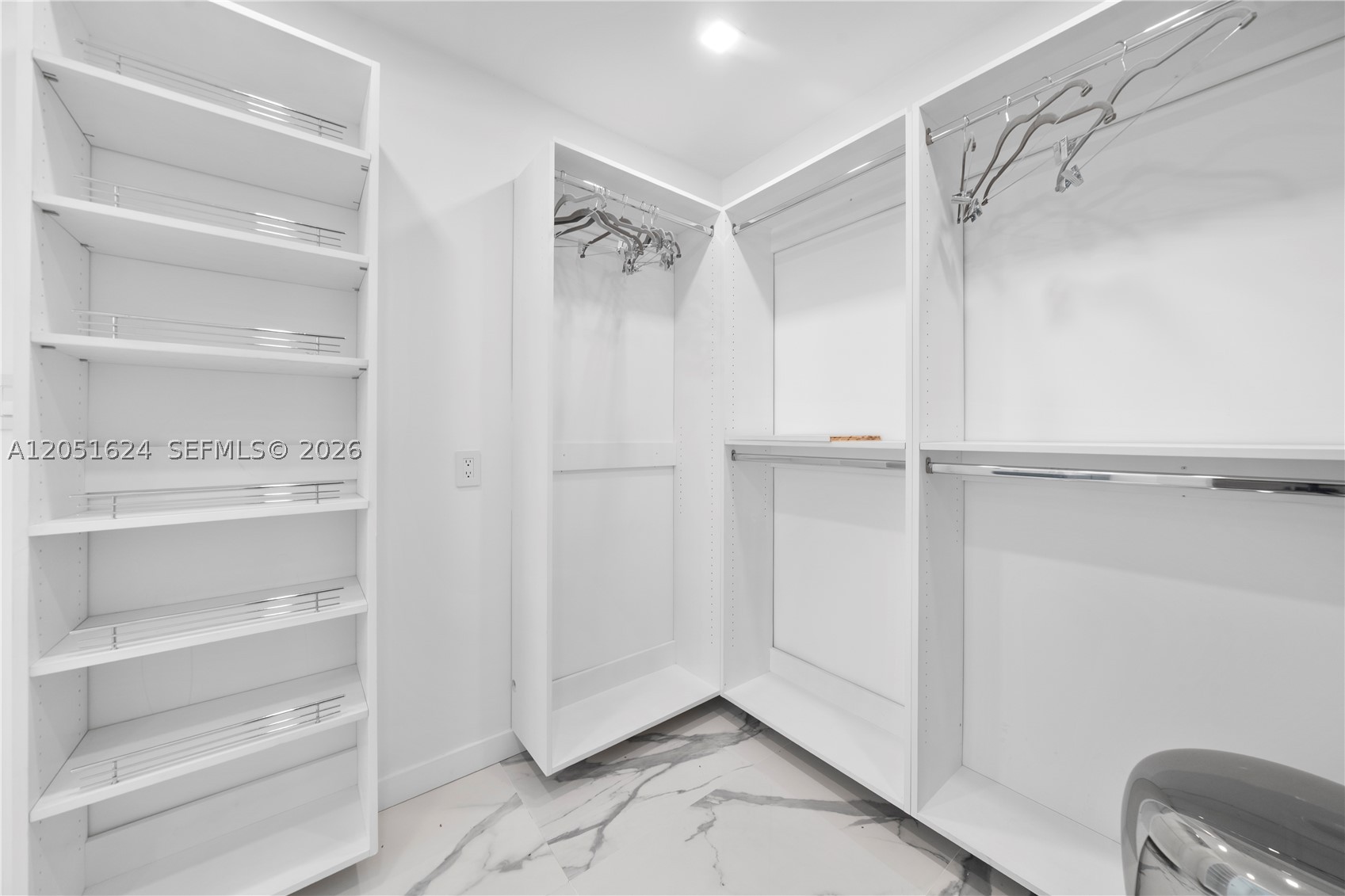 LA GORCE GOLF SUB - Residential Lease
