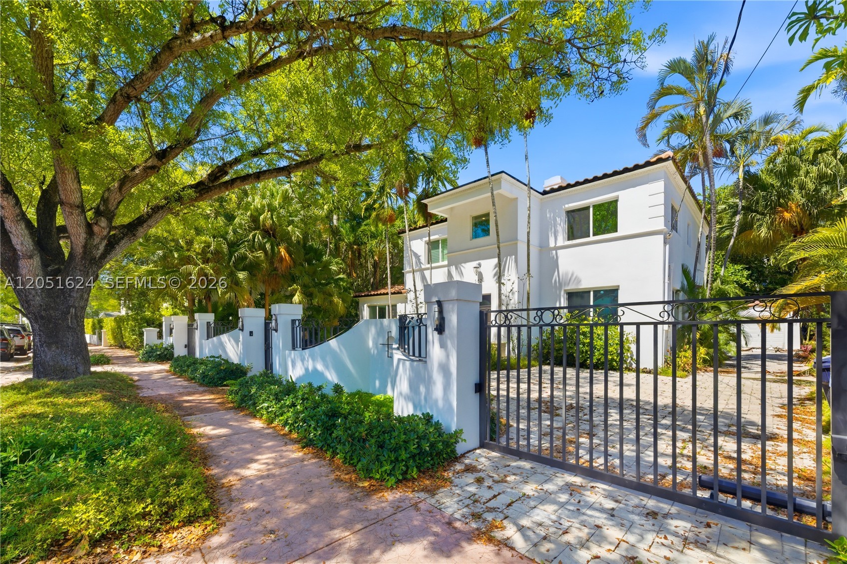 LA GORCE GOLF SUB - Residential Lease