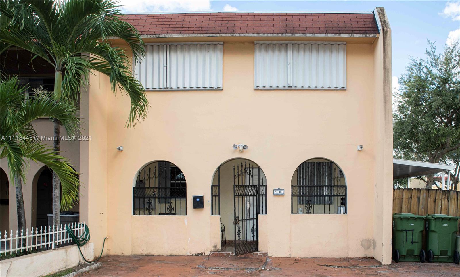CORNER UNIT, 3BED 2.5 BATH PLUS A BONUS BEDROOM/OFFICE 
1606 SF UNIT. BRAND NEW A/C 2021. HURRICANE SHUTTERS. LOCATED IN THE HEART OF WEST HILEAH CLOSE TO GRATIGNY EXPRESS WAY AND 826 PALMETTO EXPRESSWAY. 2 MINUTES AWAY FROM AMELIA PARK. 
PERFECT FOR FIRST TIME HOME BUYERS. 

PLEASE SUMMIT YOUR CLIENTS OFFER WITH DU AND PRE QUALIFICATION LETTER.