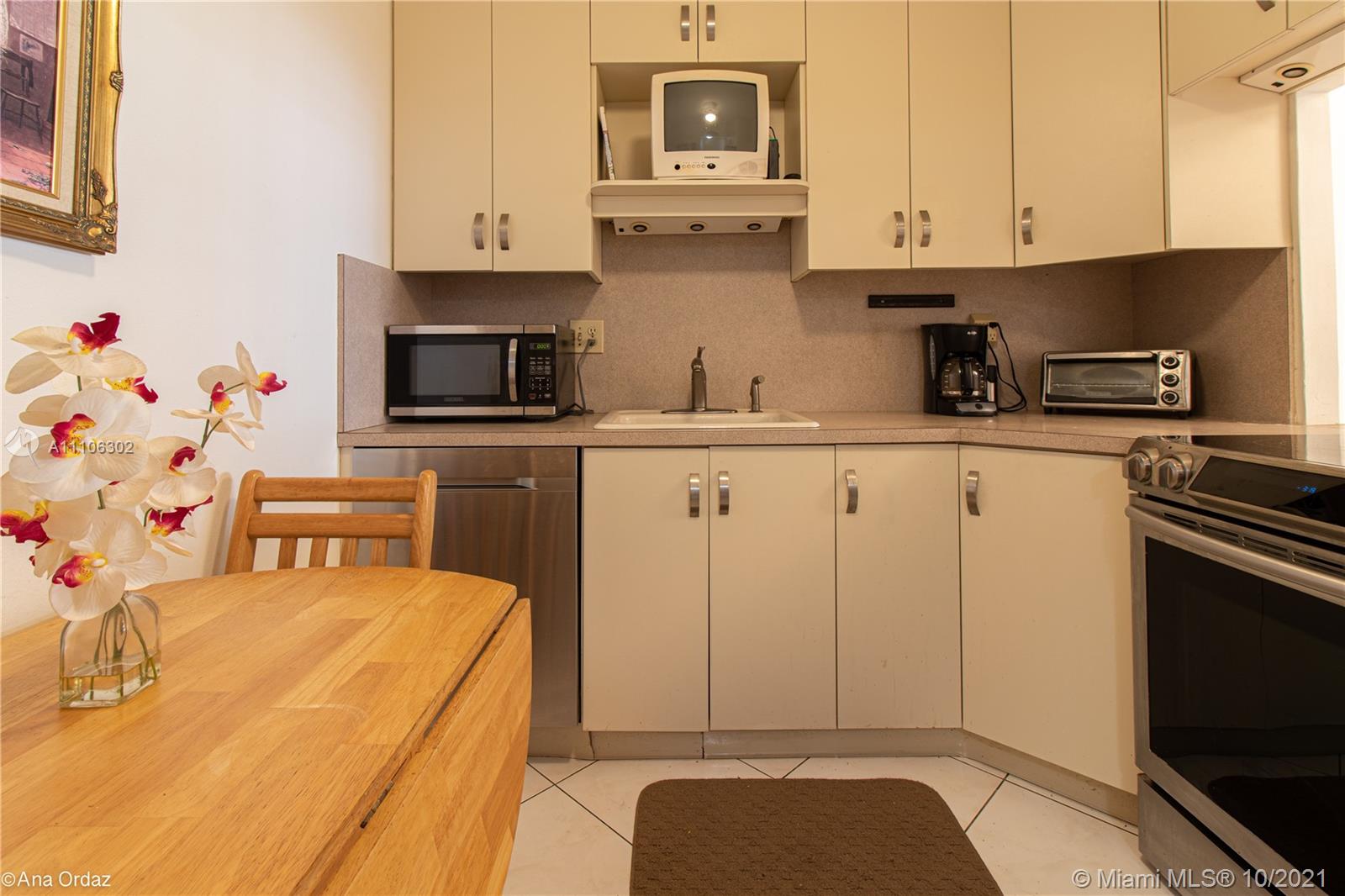 OLYMPUS CONDO - Residential