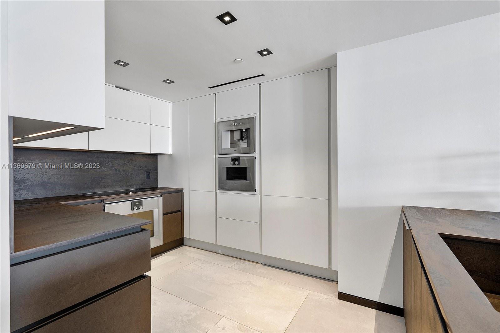 THE GRAND VENETIAN CONDO - Residential