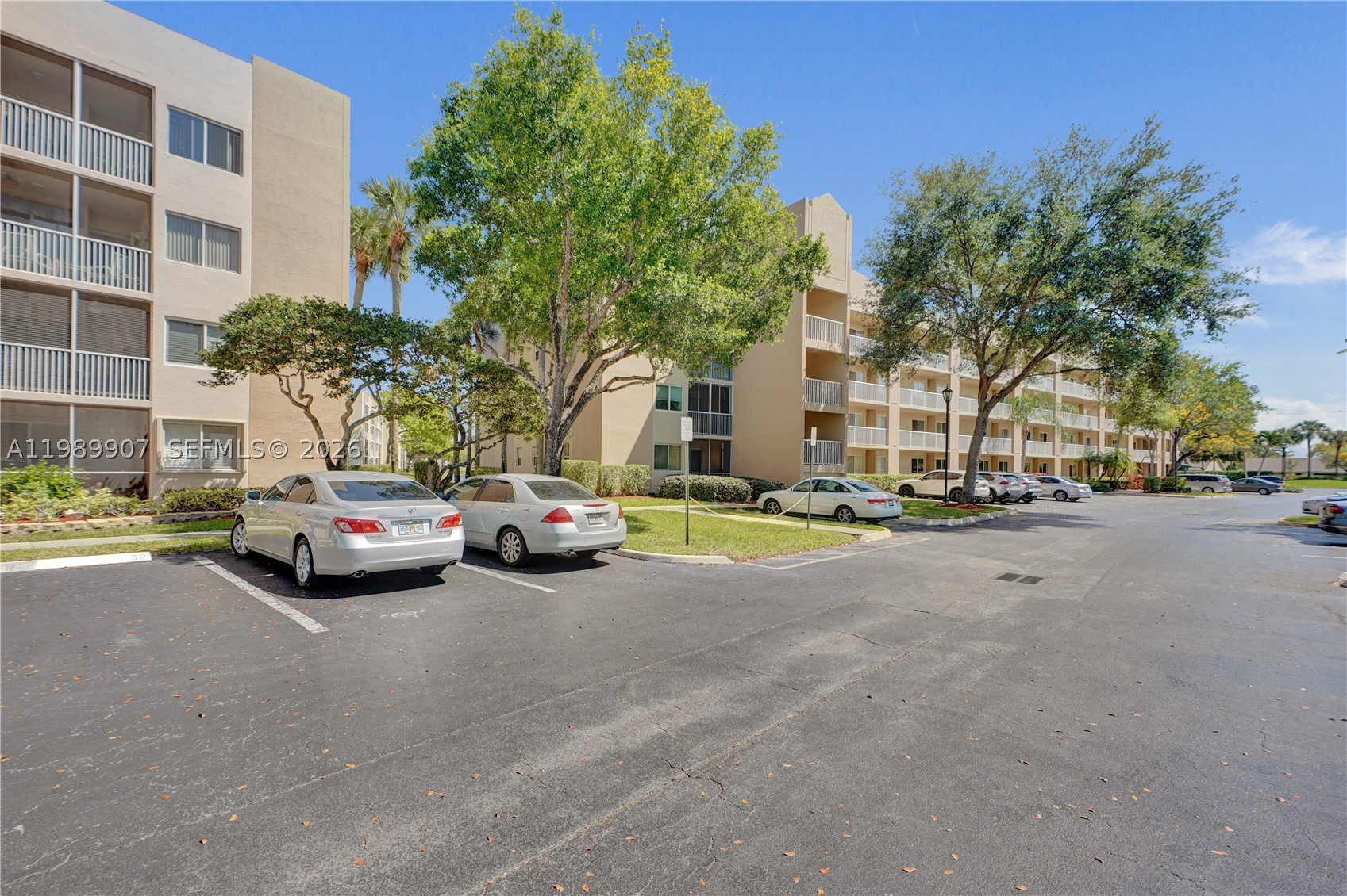 WELDON CONDOMINIUM G - Residential