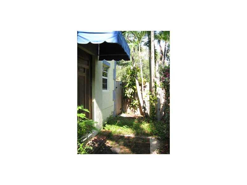 PALM VILLAS CONDO INC - Residential Lease