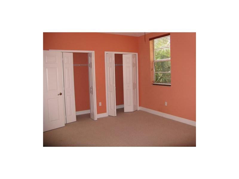 PALM VILLAS CONDO INC - Residential Lease