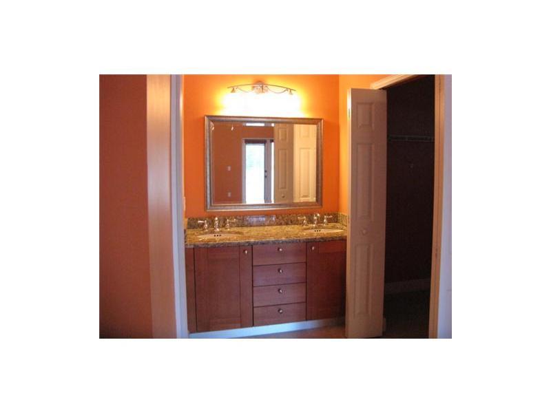 PALM VILLAS CONDO INC - Residential Lease