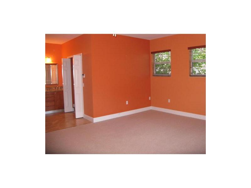 PALM VILLAS CONDO INC - Residential Lease