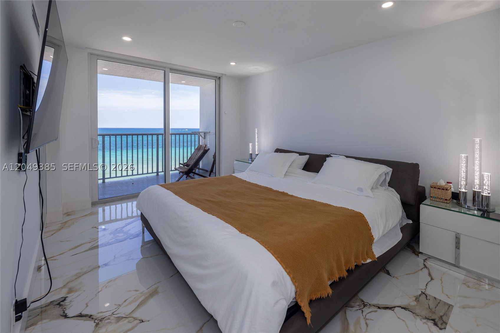 EDGEWATER BEACH TOWERS CO - Residential