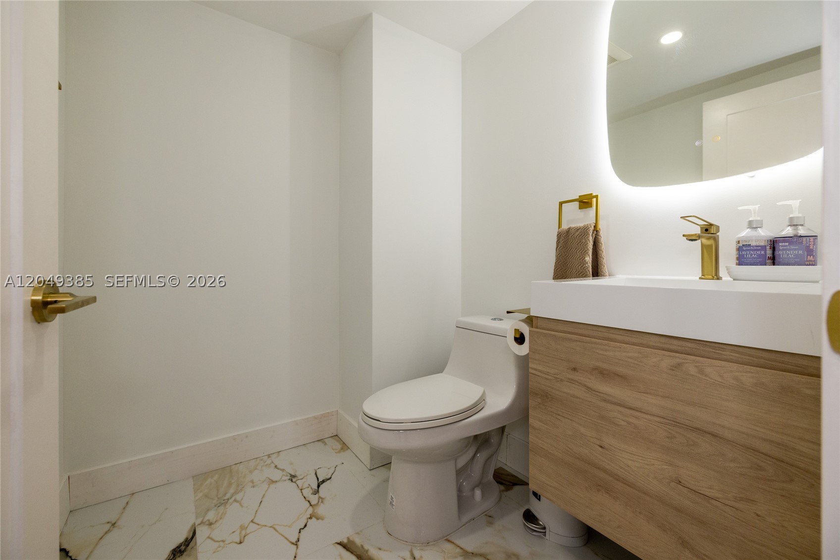 EDGEWATER BEACH TOWERS CO - Residential