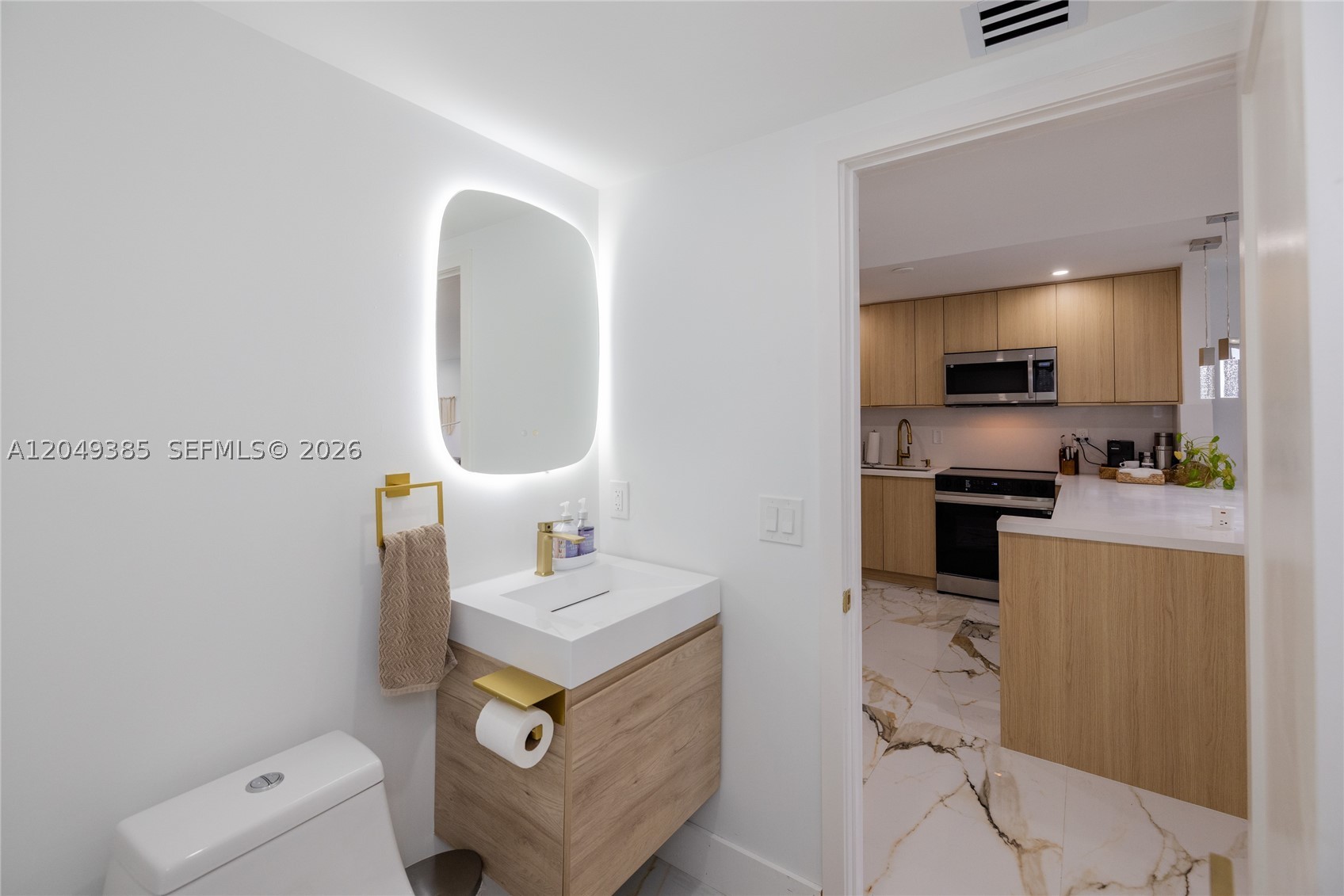 EDGEWATER BEACH TOWERS CO - Residential