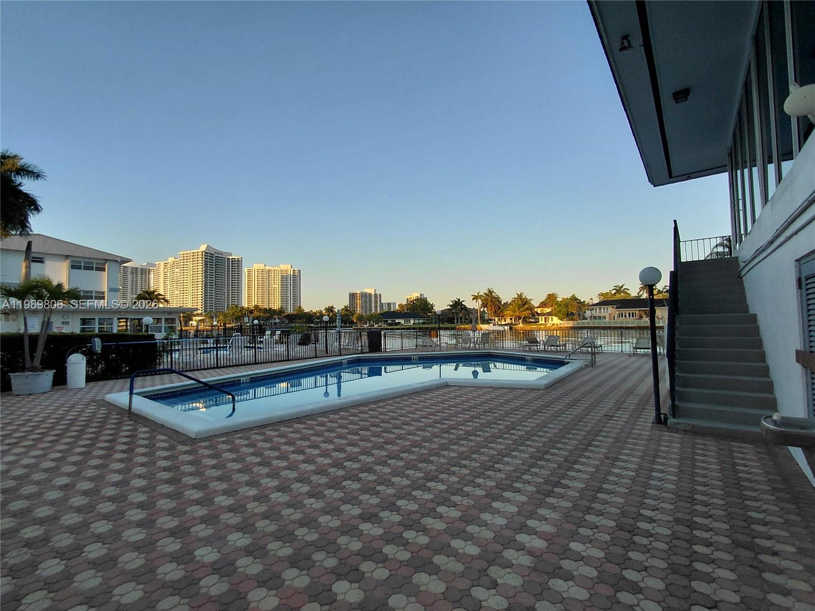 ASHLEIGH HOUSE CONDO - Residential