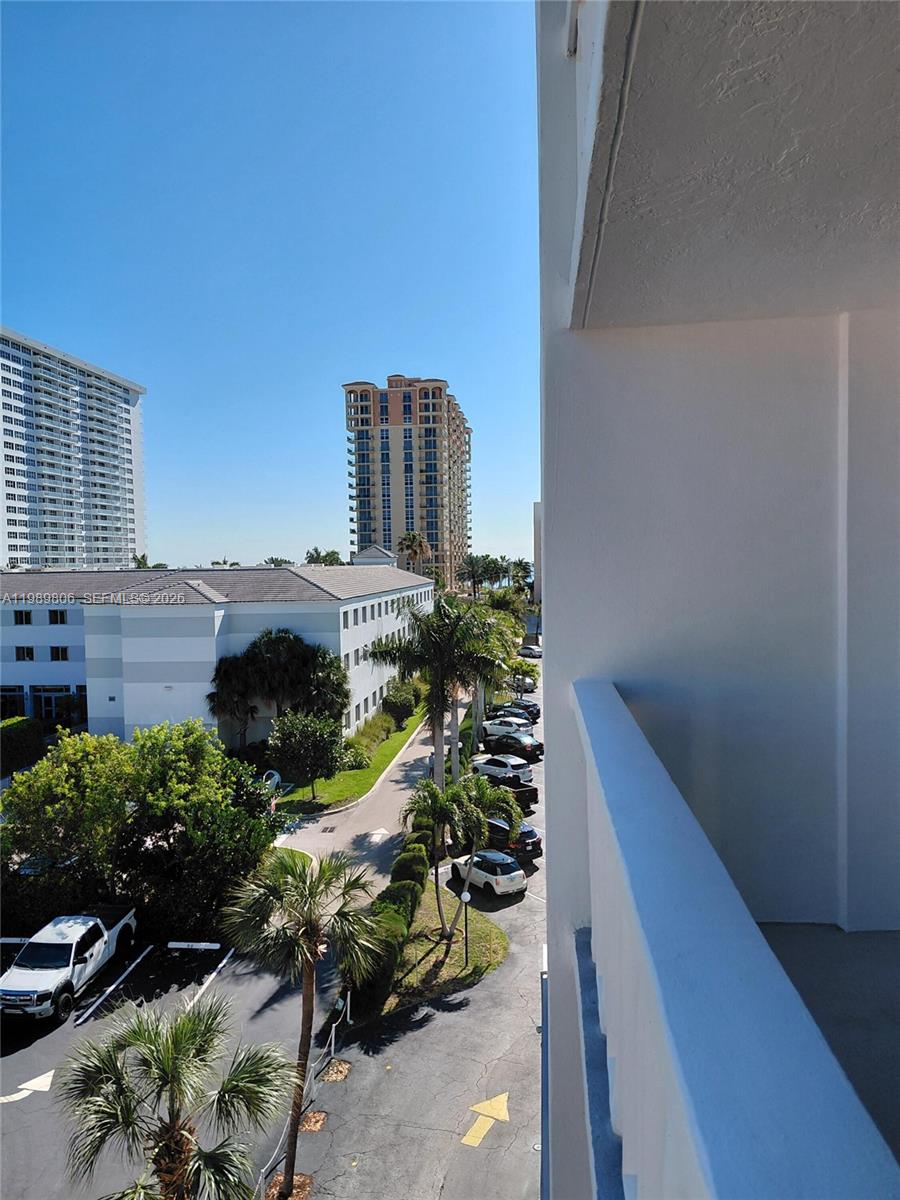 ASHLEIGH HOUSE CONDO - Residential