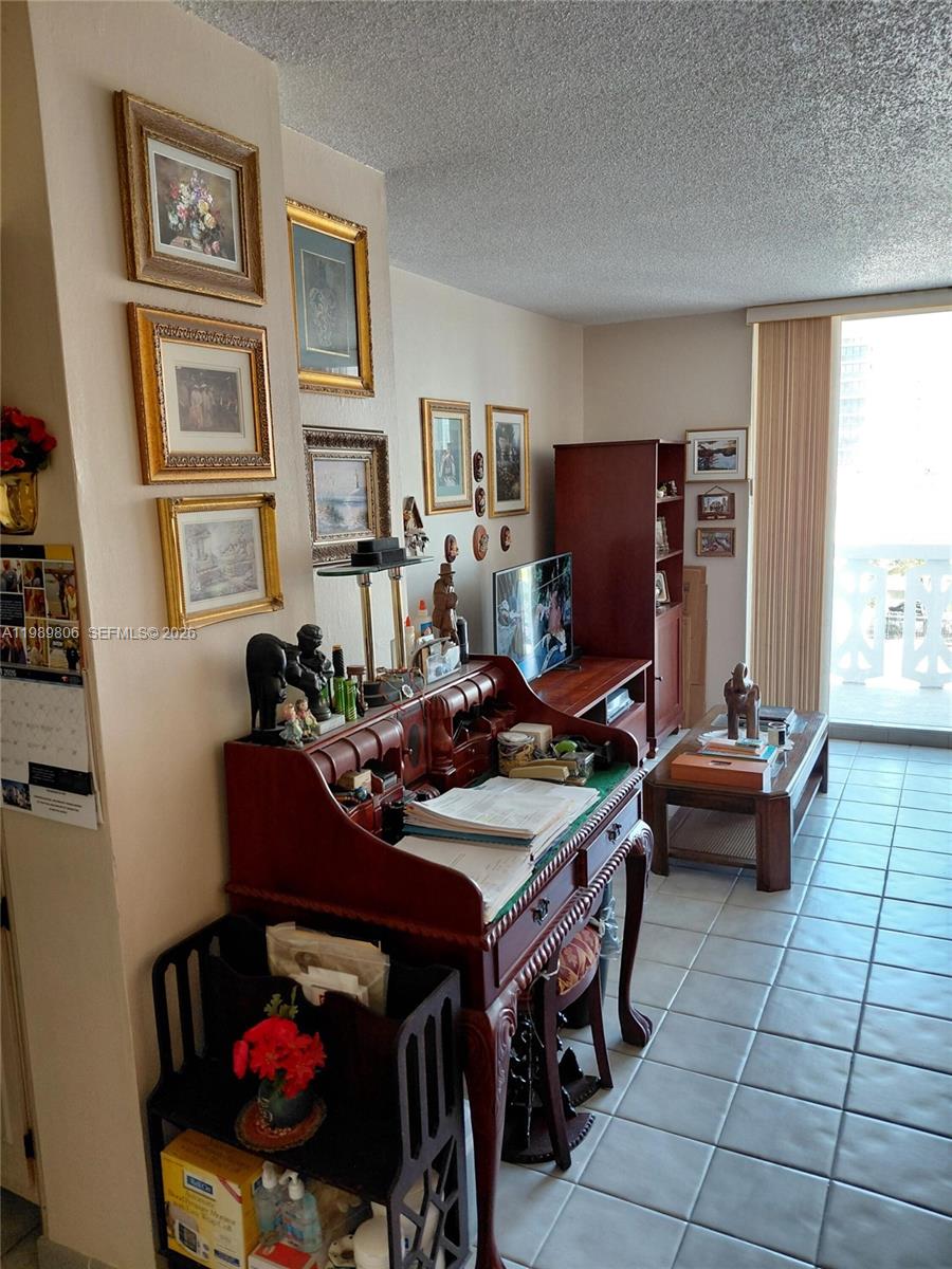 ASHLEIGH HOUSE CONDO - Residential