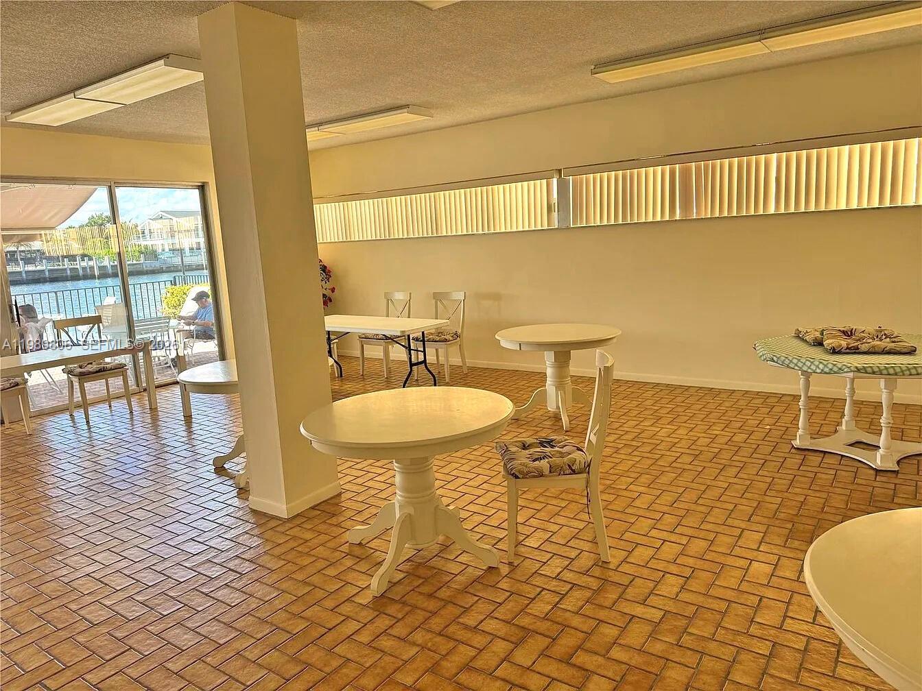 ASHLEIGH HOUSE CONDO - Residential