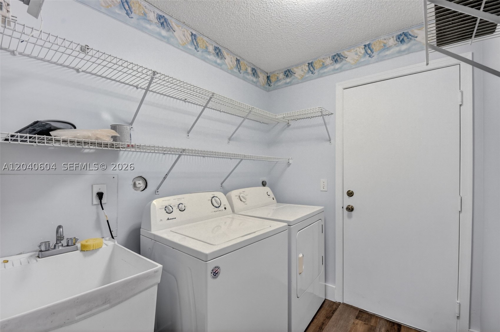 SAUSALITO PLACE - Residential