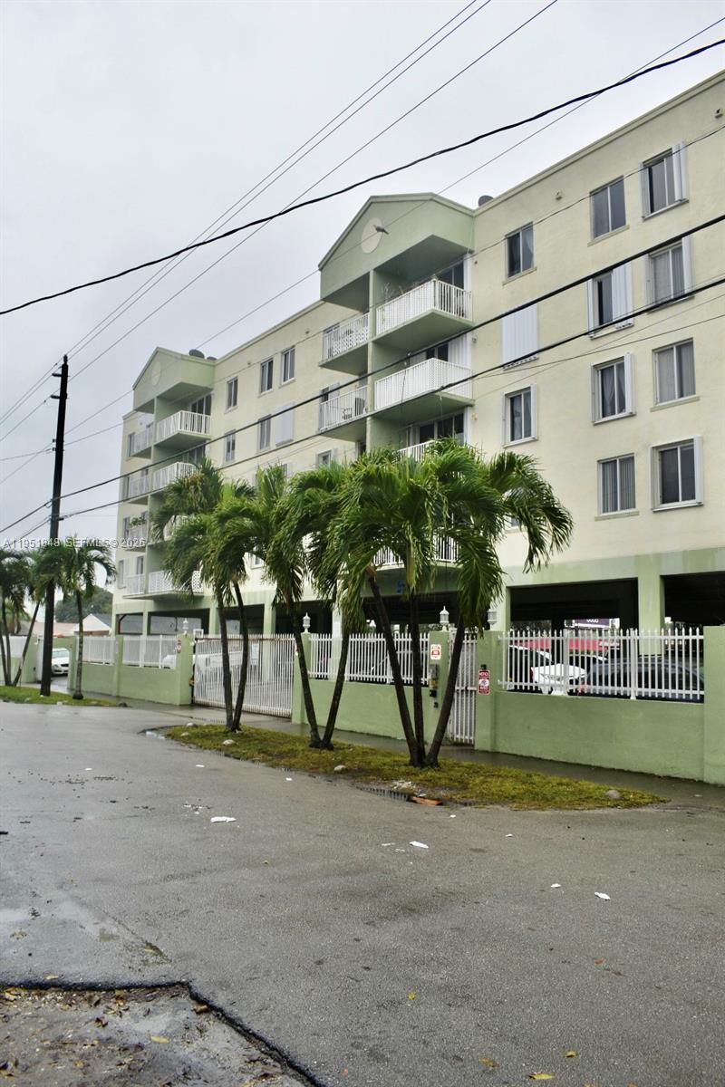 HIGHPOINT CONDO - Residential