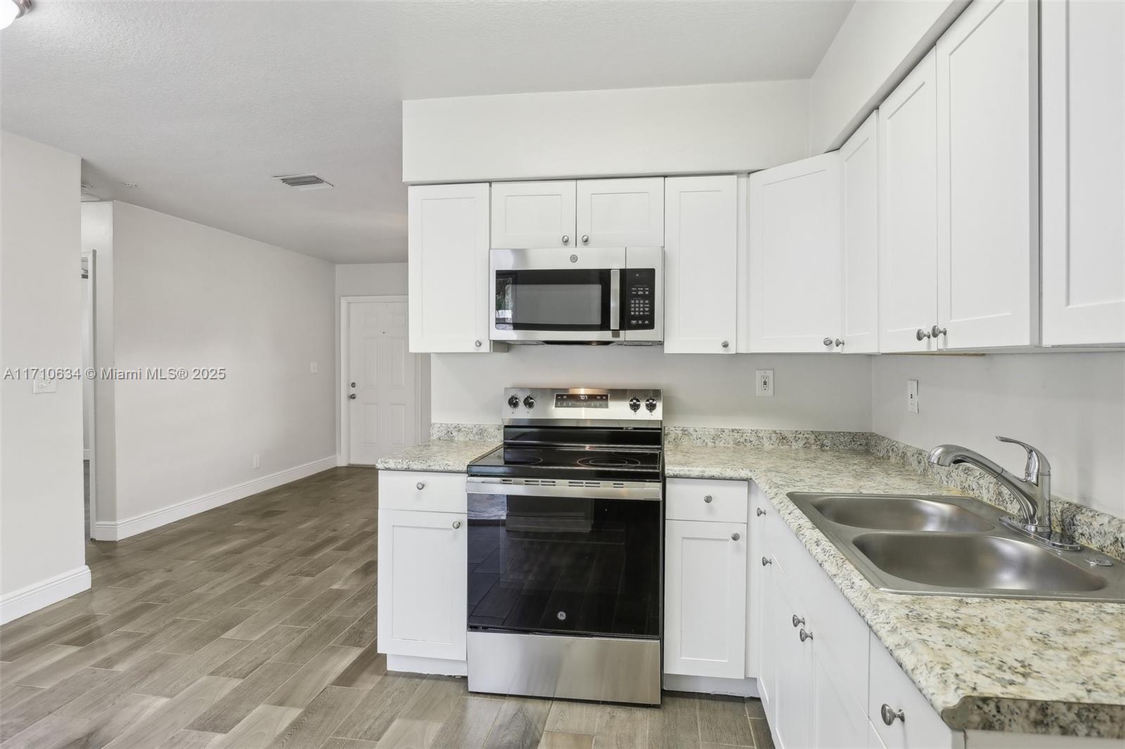 SPRINGBANK PARK - Residential