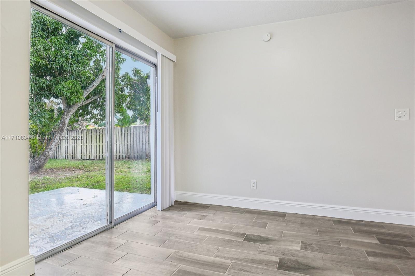SPRINGBANK PARK - Residential