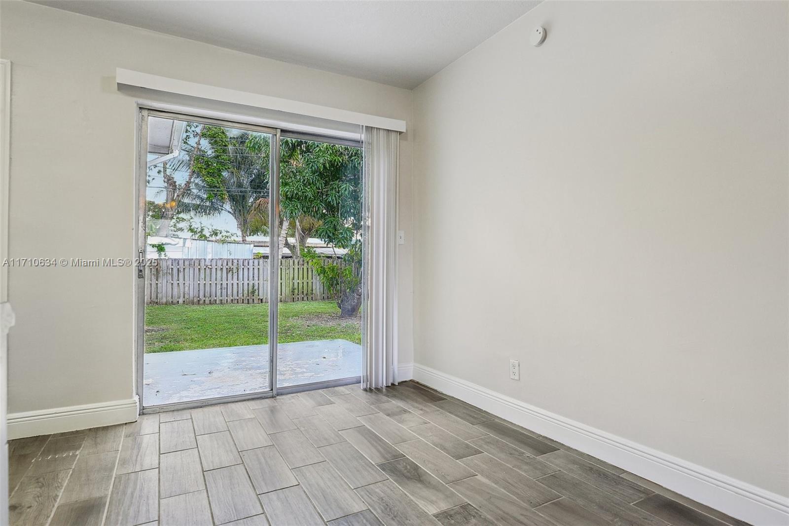SPRINGBANK PARK - Residential