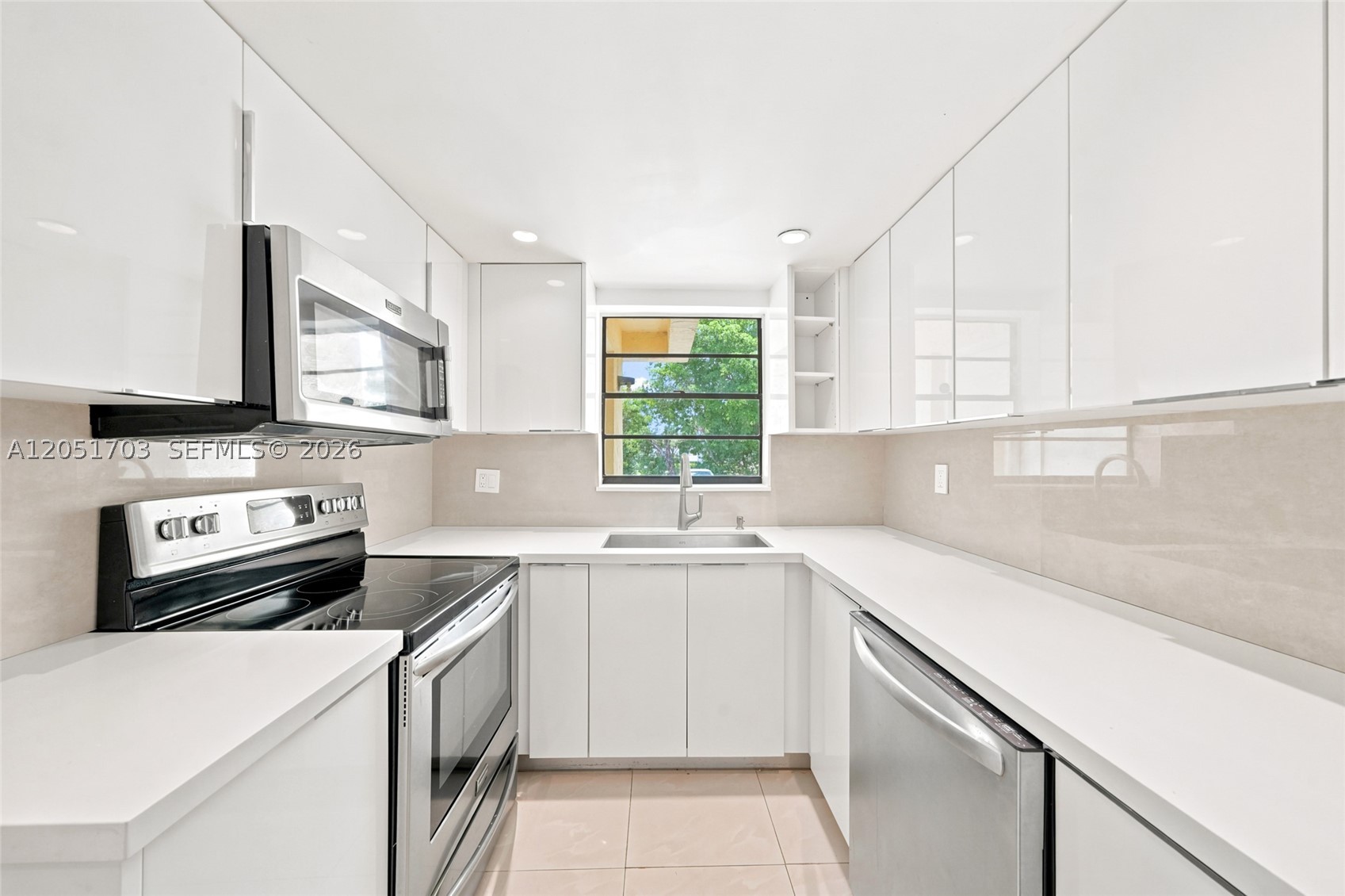 9674 GOLFVIEW VILLAS COND - Residential