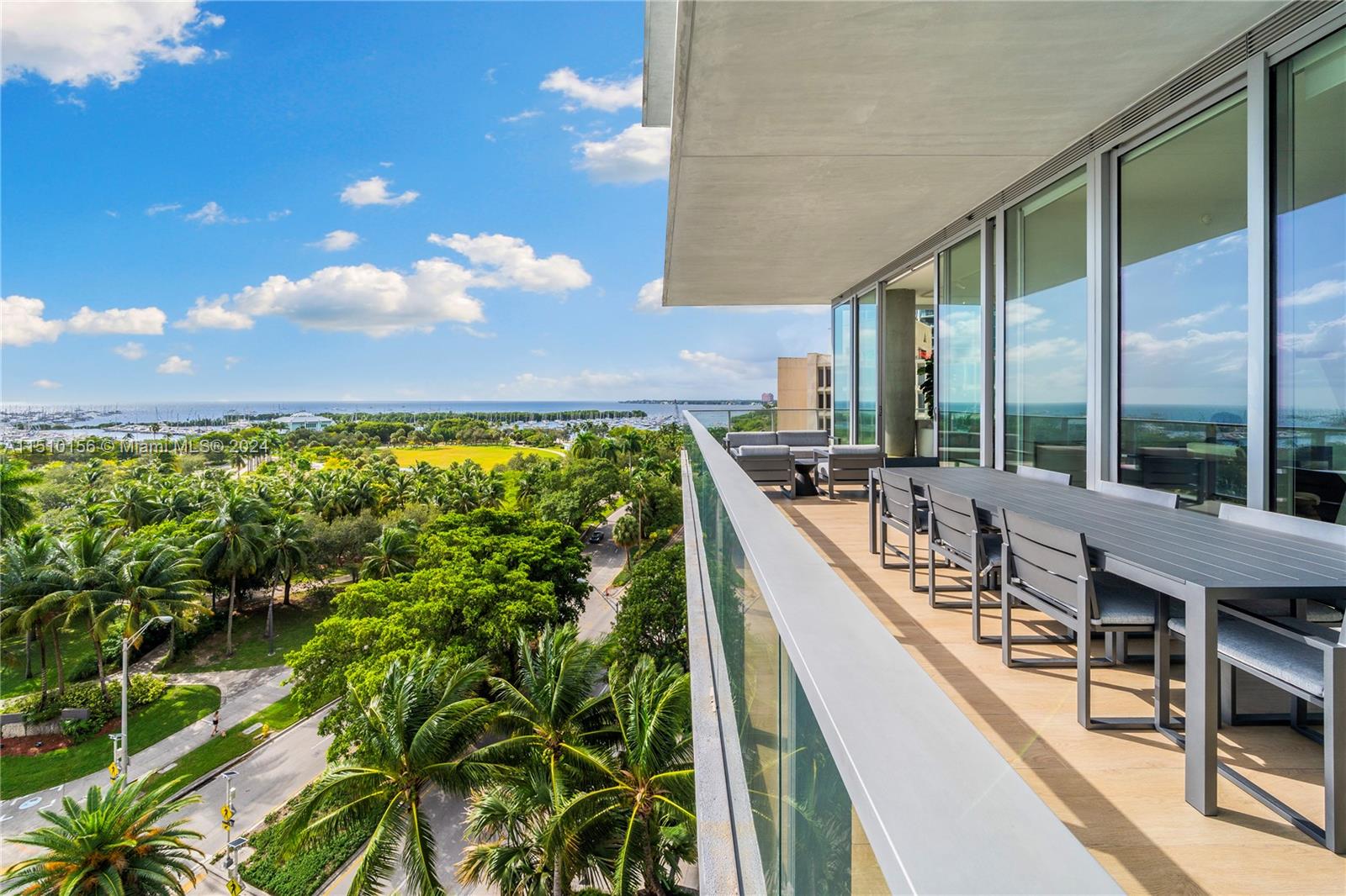 DINNER KEY - Residential