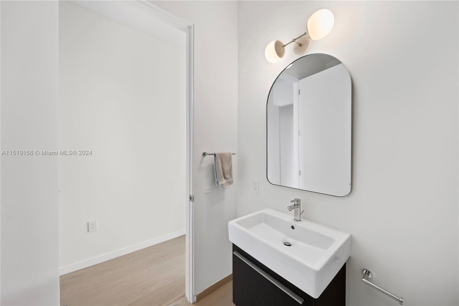DINNER KEY - Residential