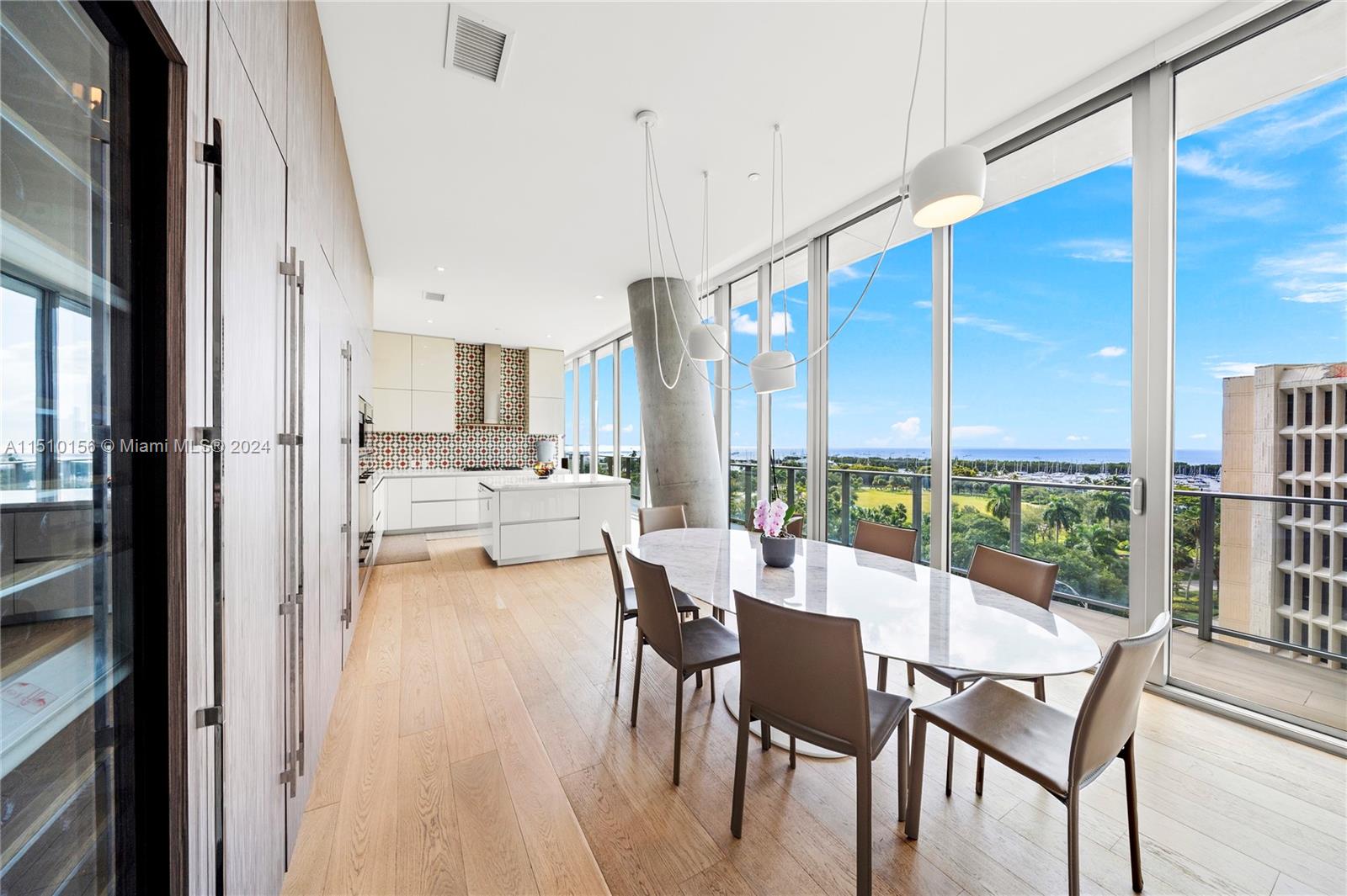 DINNER KEY - Residential