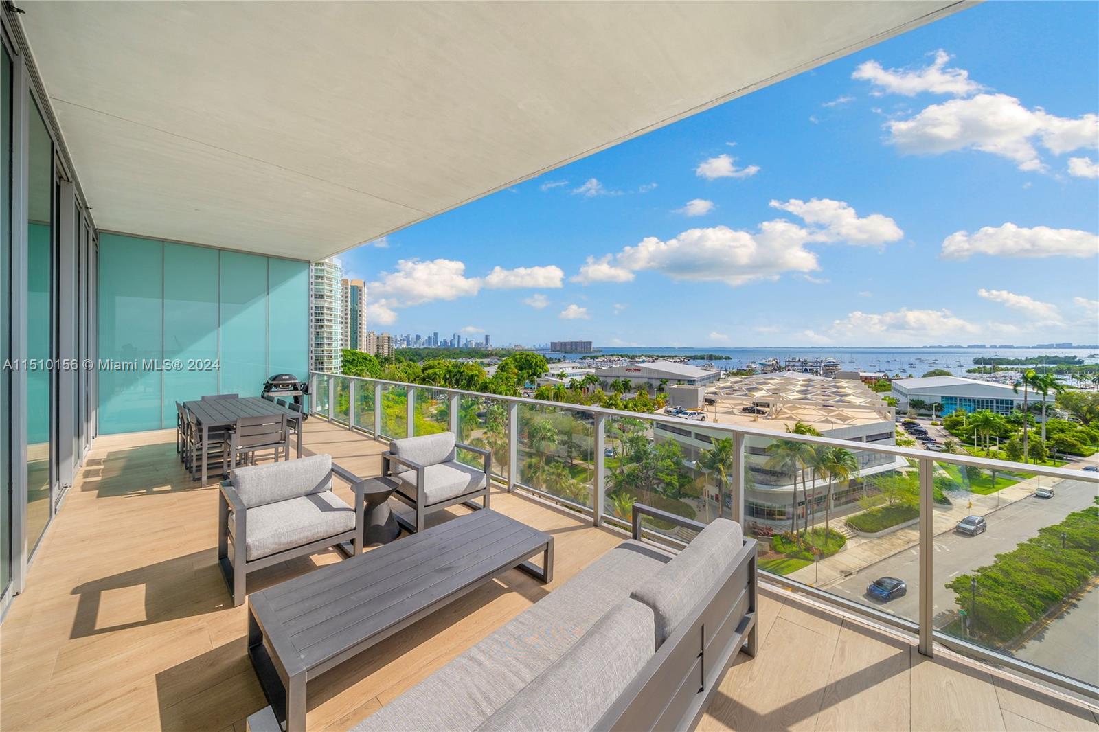 DINNER KEY - Residential