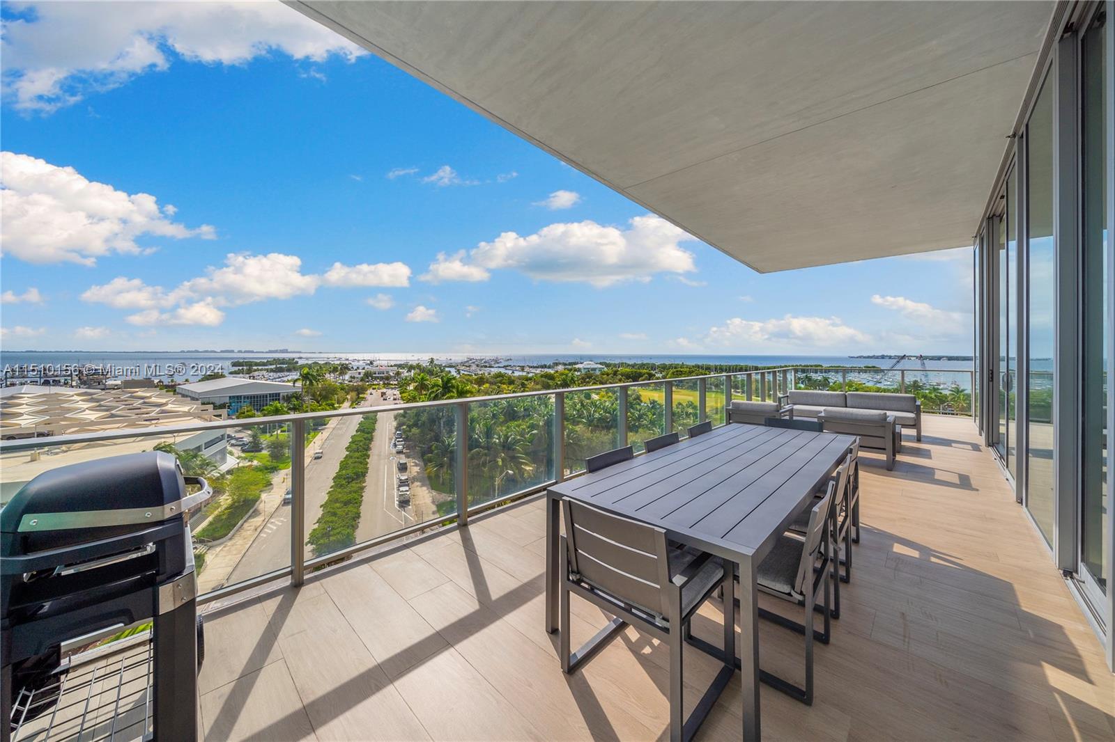 DINNER KEY - Residential