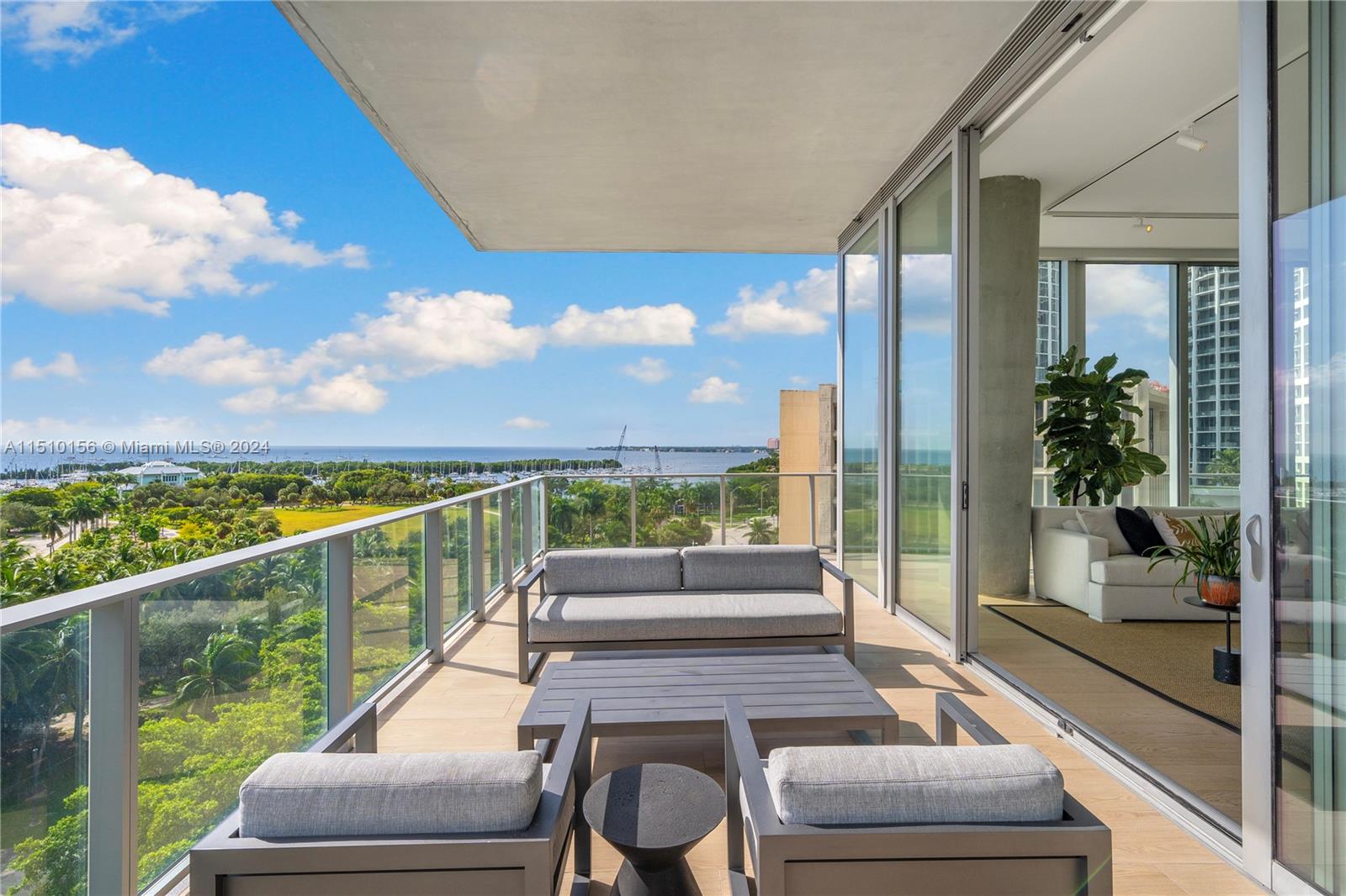 DINNER KEY - Residential