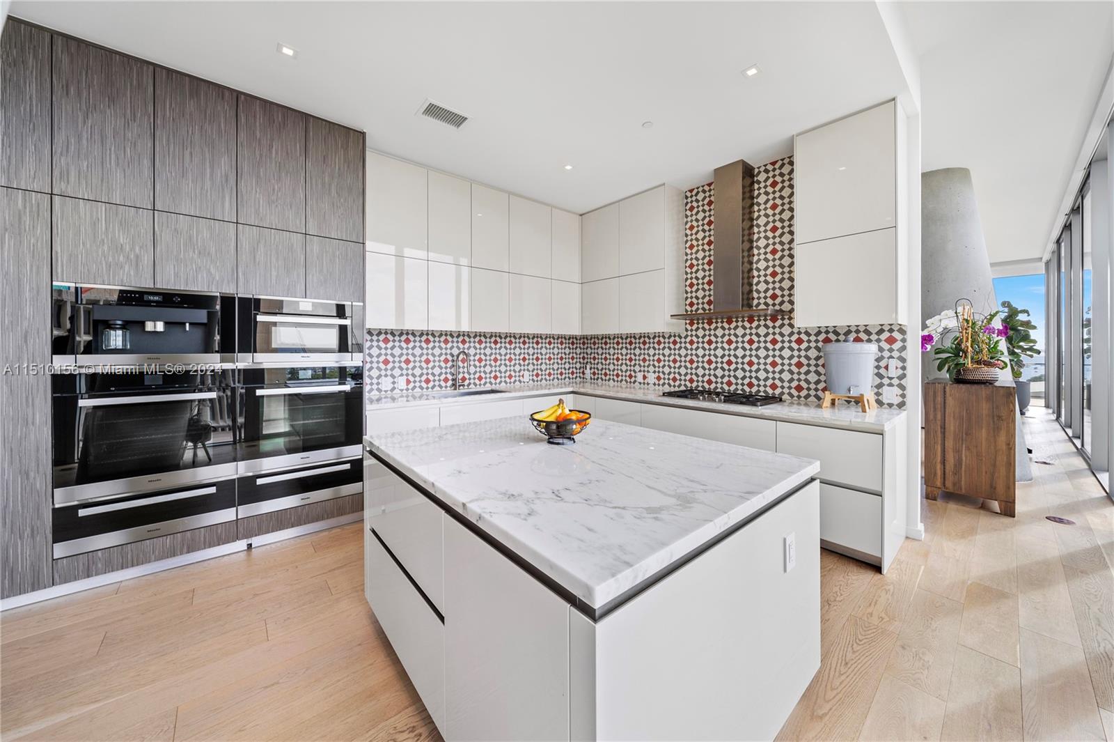 DINNER KEY - Residential