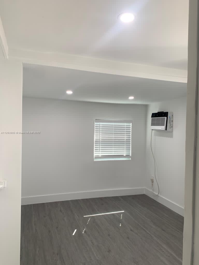 DIXIE HIGHWAY TRACK - Residential