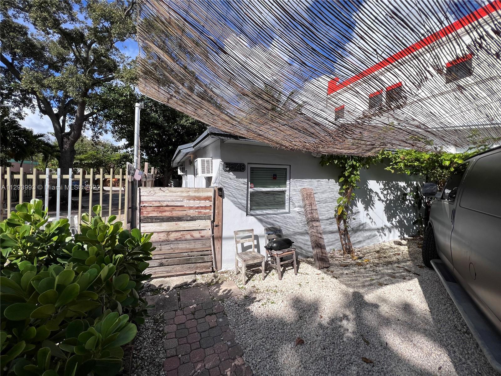 This is a great opportunity to buy in the fastest growing area!
Zone T5-O, imagine the possibilities
Rented @ $2,000 to a great tenant, correct market rents are north of $2500. (lease till April 2023)
Home has been completely remodel in 2021, with:  new flooring, new kitchens, new bathroom, new baseboards, new W/D shed, new paint inside and outside, new appliances, new landscaping, new wall ac units.
