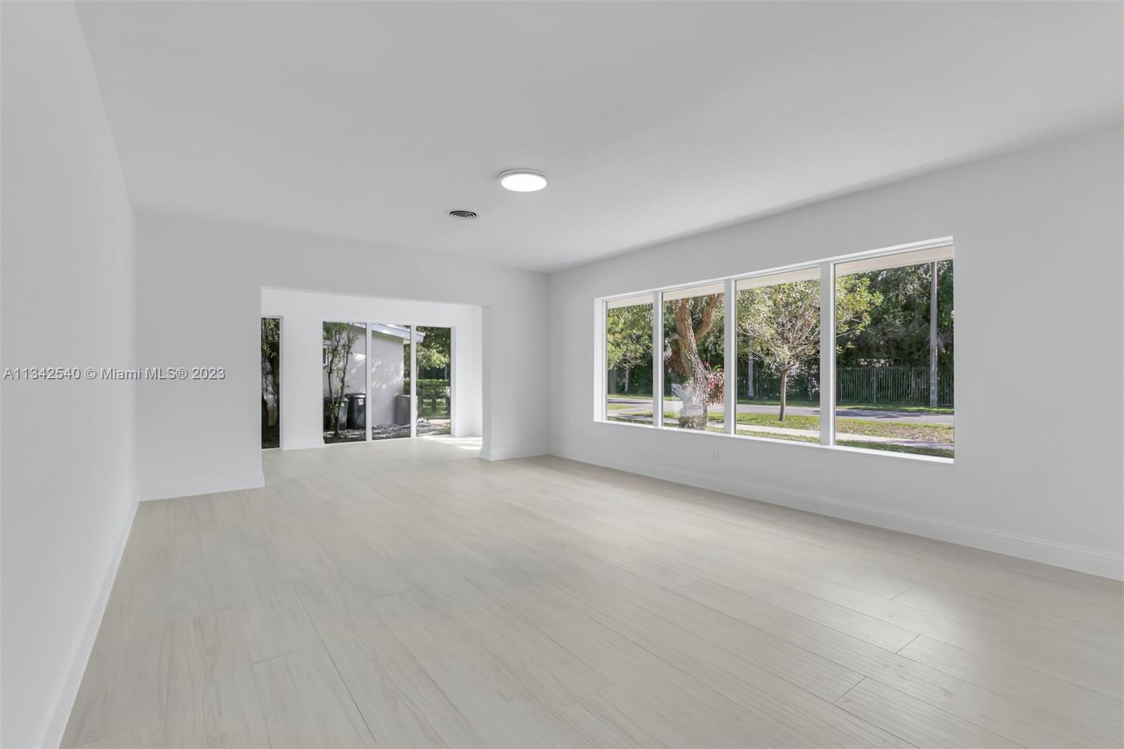 CORAL GABLES RIV SEC 6 - Residential