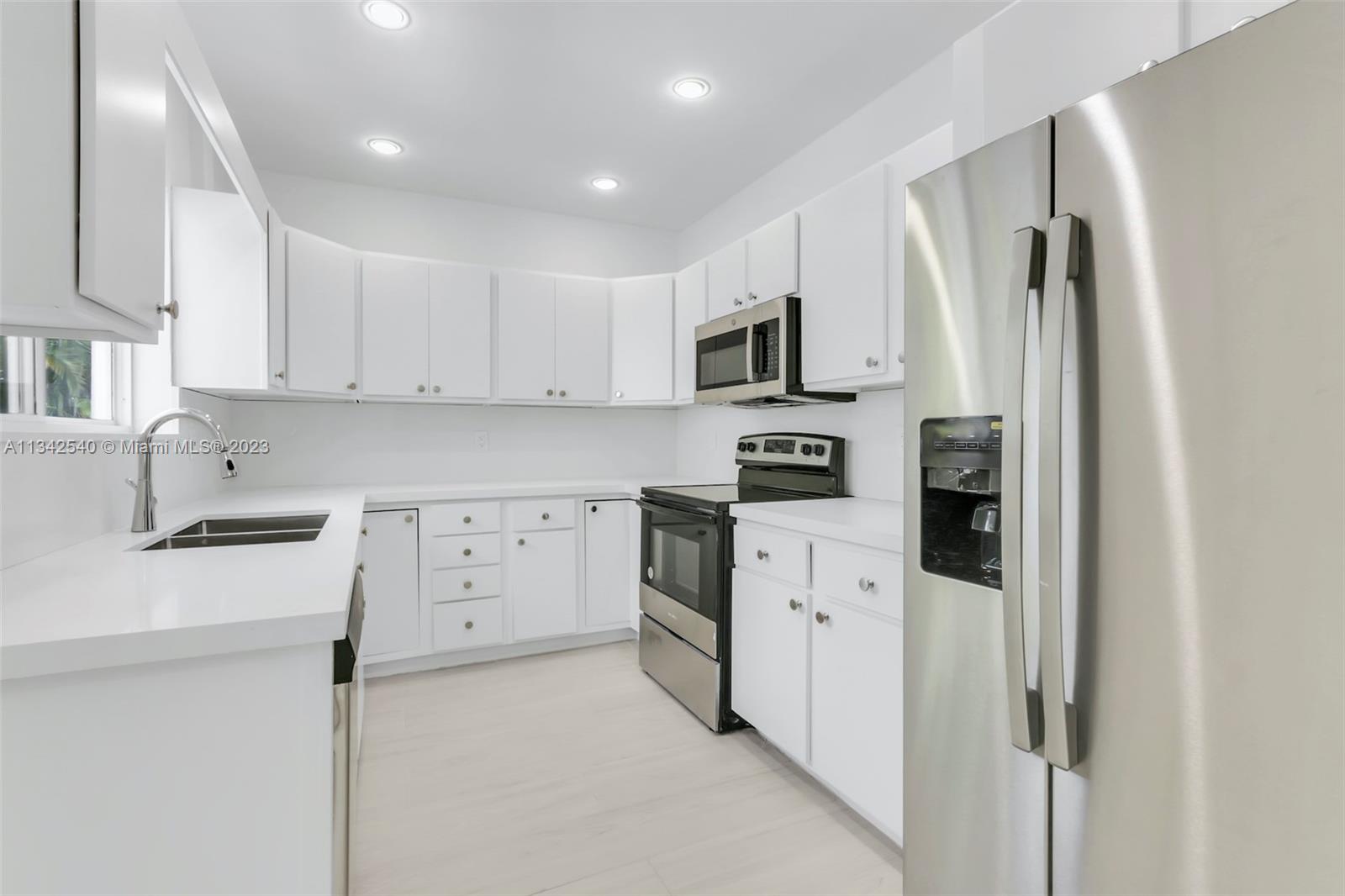 CORAL GABLES RIV SEC 6 - Residential