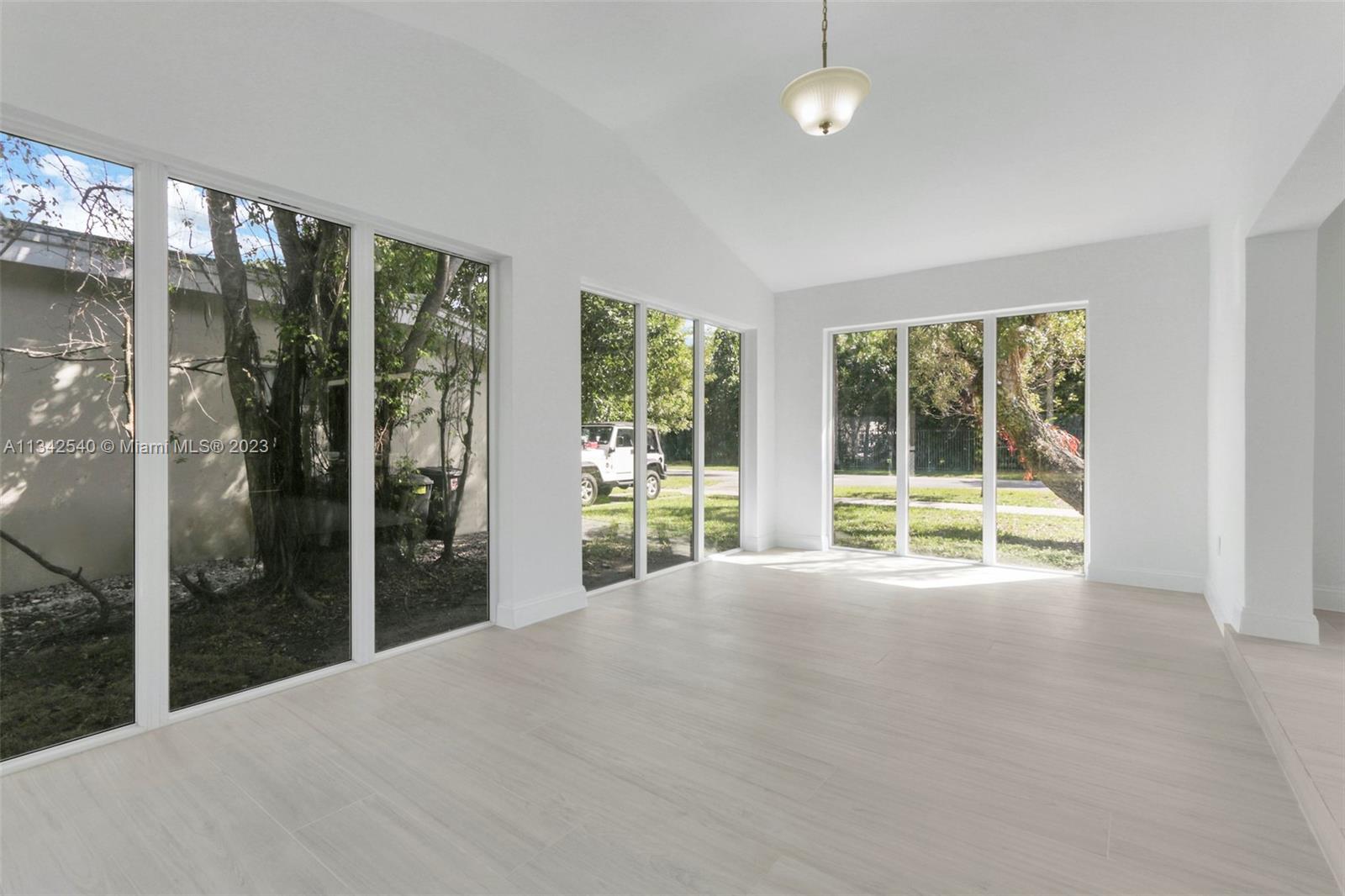 CORAL GABLES RIV SEC 6 - Residential