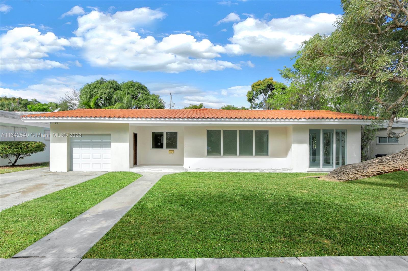 CORAL GABLES RIV SEC 6 - Residential