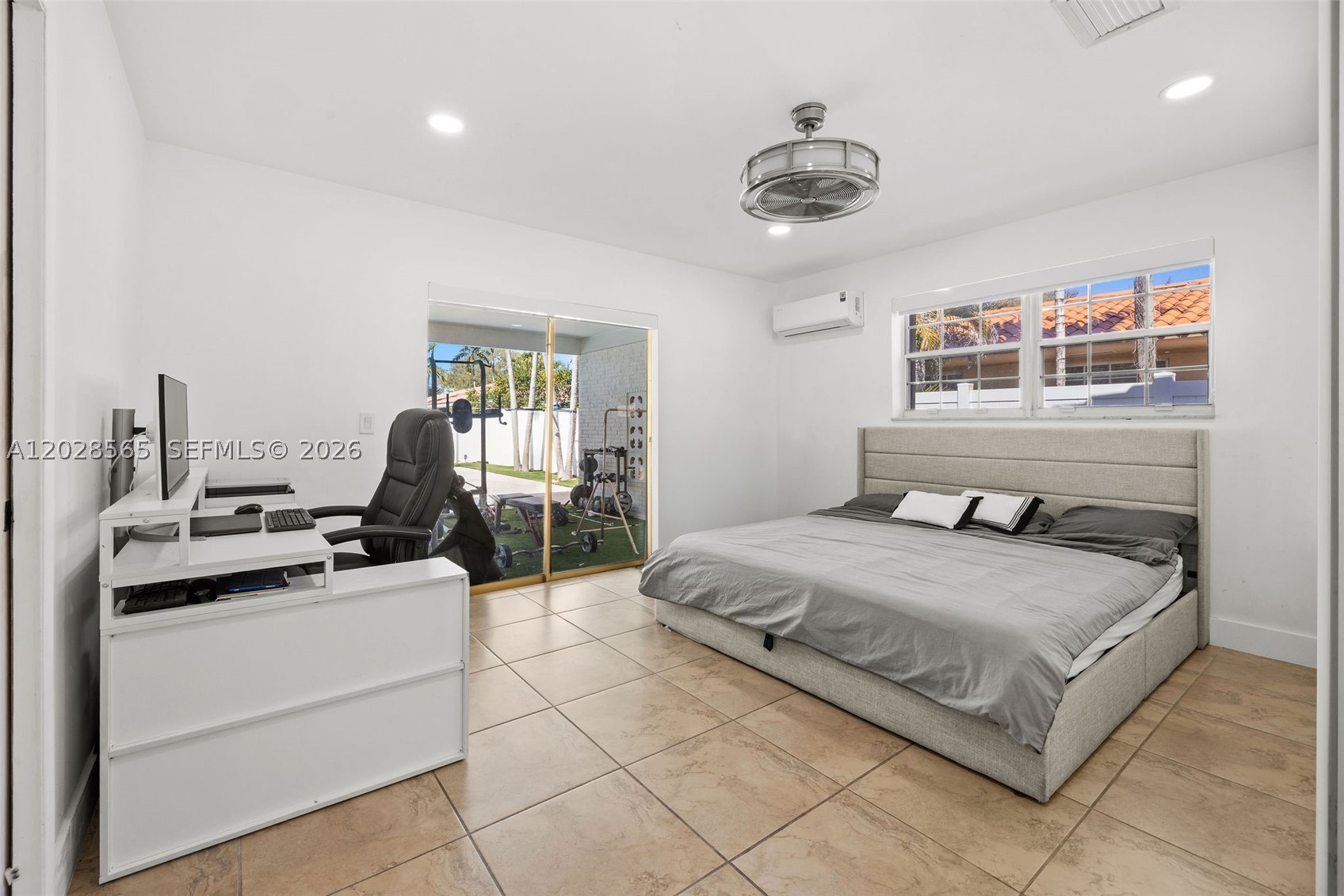 HOLLYWOOD HILLS NORTH SEC - Residential