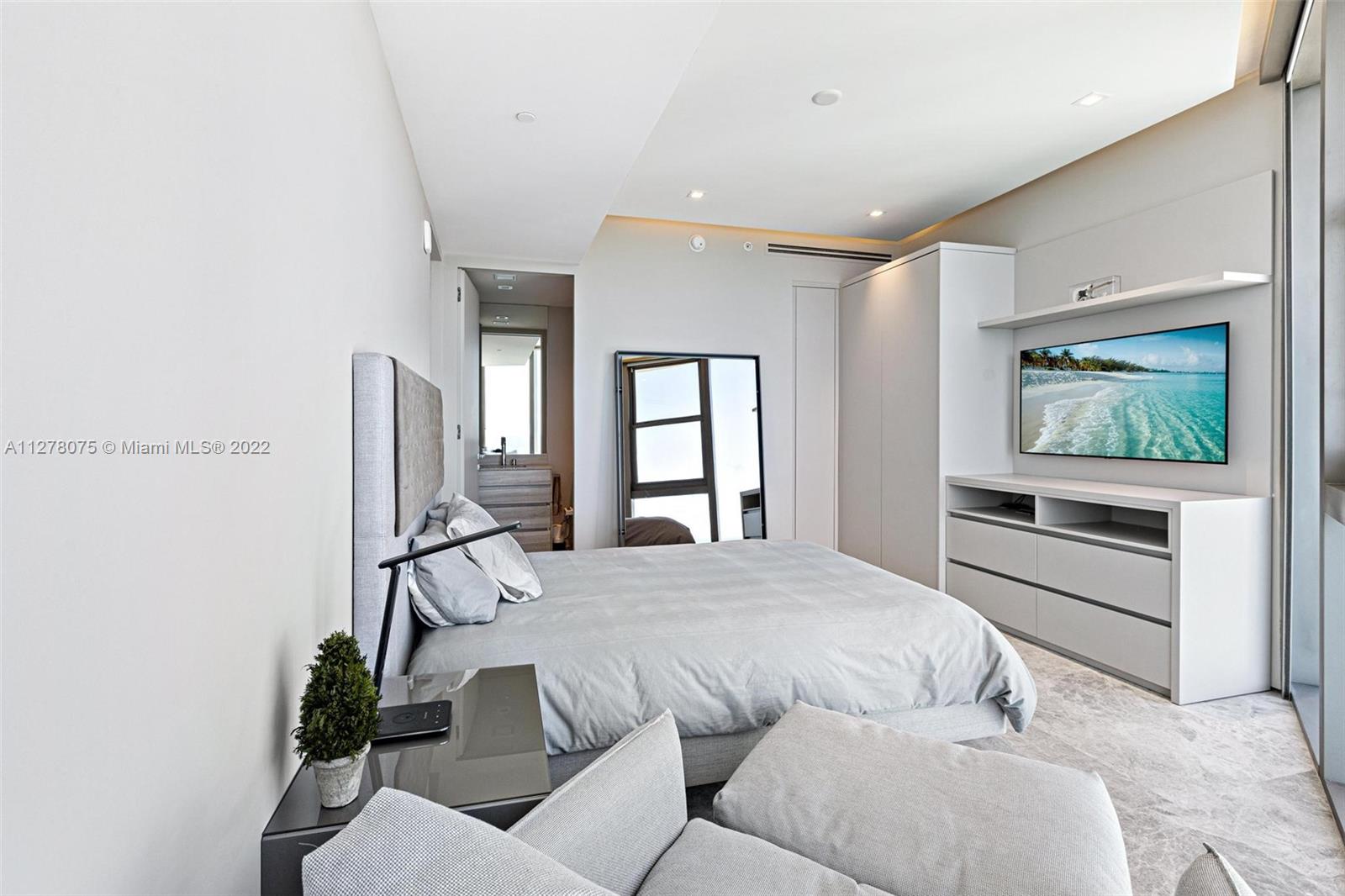 18975 COLLINS CONDO - Residential