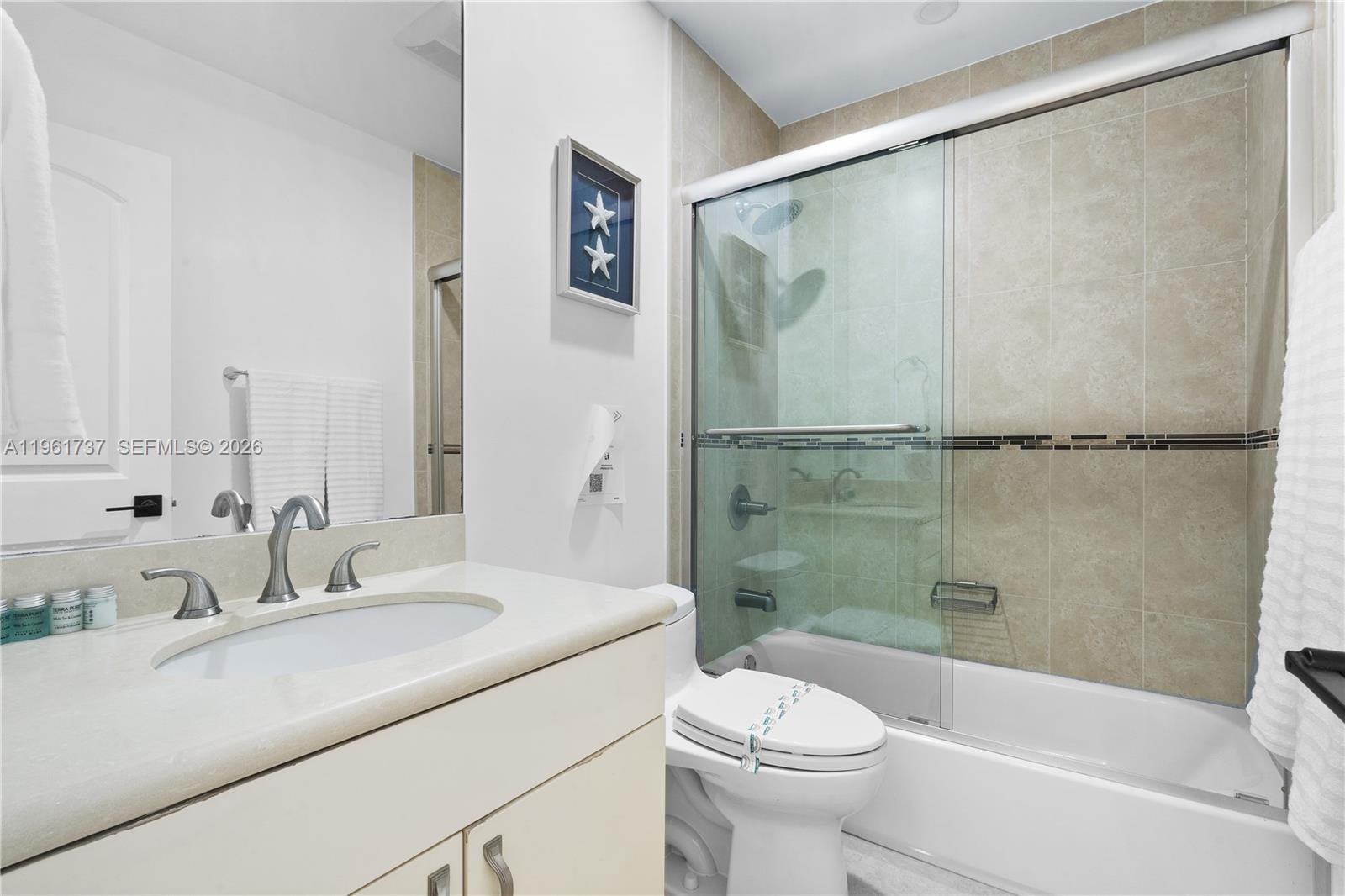 HOLLYWOOD LAKES SECTION - Residential