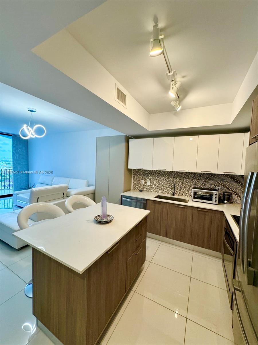 5252 PASEO CONDO - Residential Lease