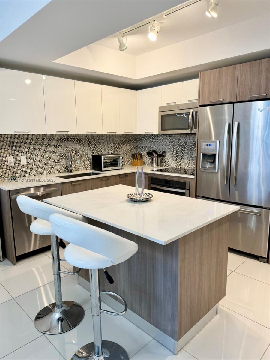 5252 PASEO CONDO - Residential Lease