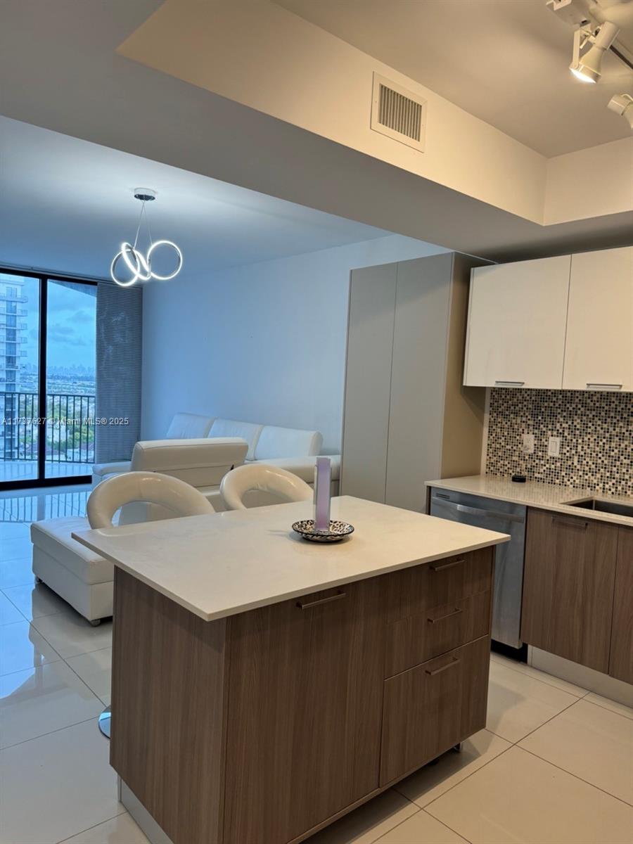 5252 PASEO CONDO - Residential Lease