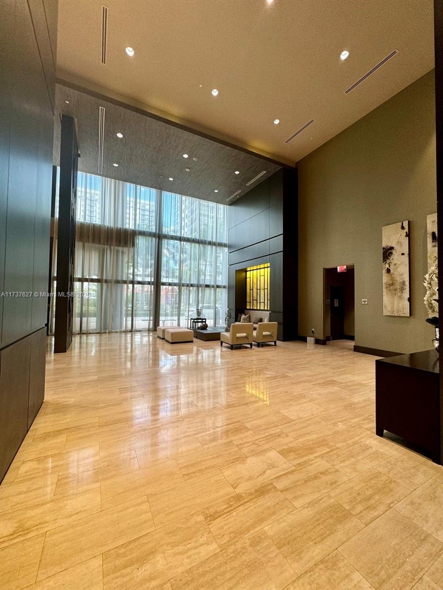 5252 PASEO CONDO - Residential Lease