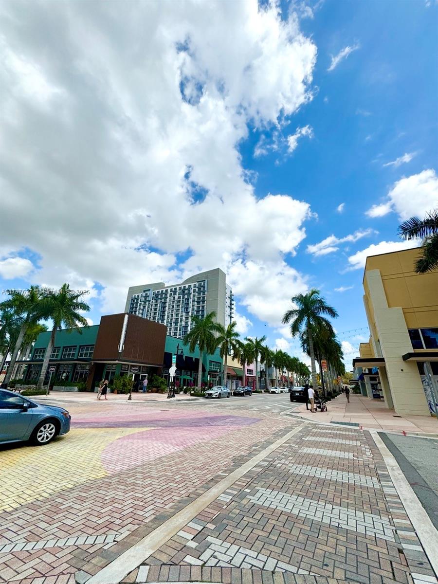 5252 PASEO CONDO - Residential Lease