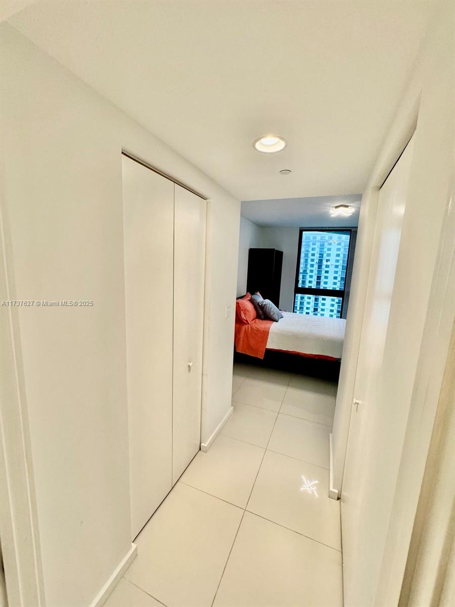 5252 PASEO CONDO - Residential Lease