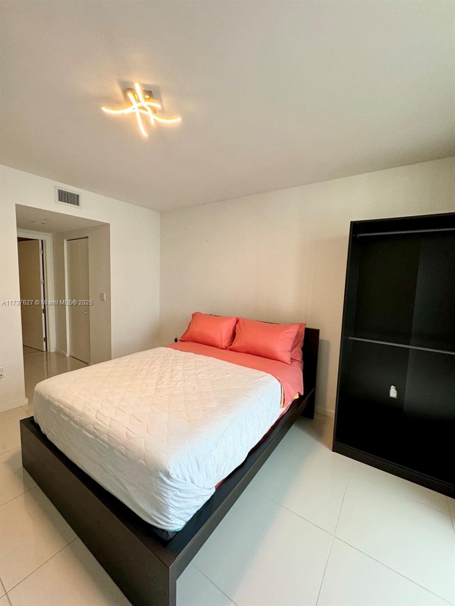 5252 PASEO CONDO - Residential Lease