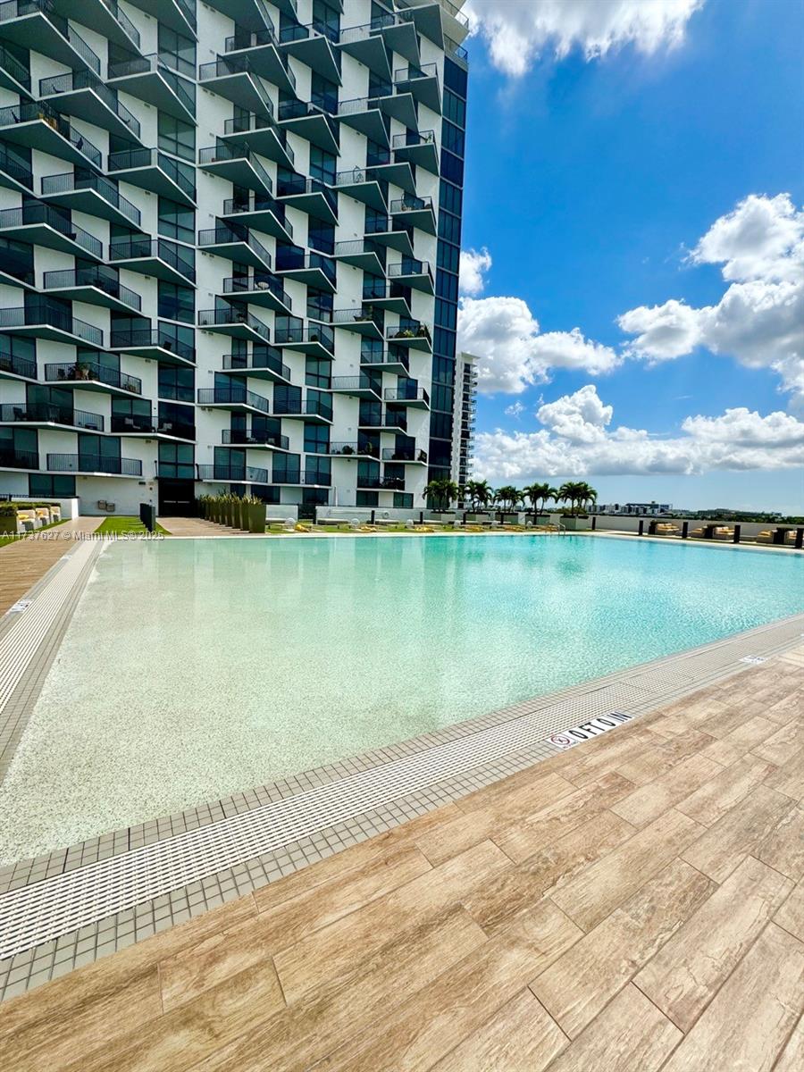 5252 PASEO CONDO - Residential Lease