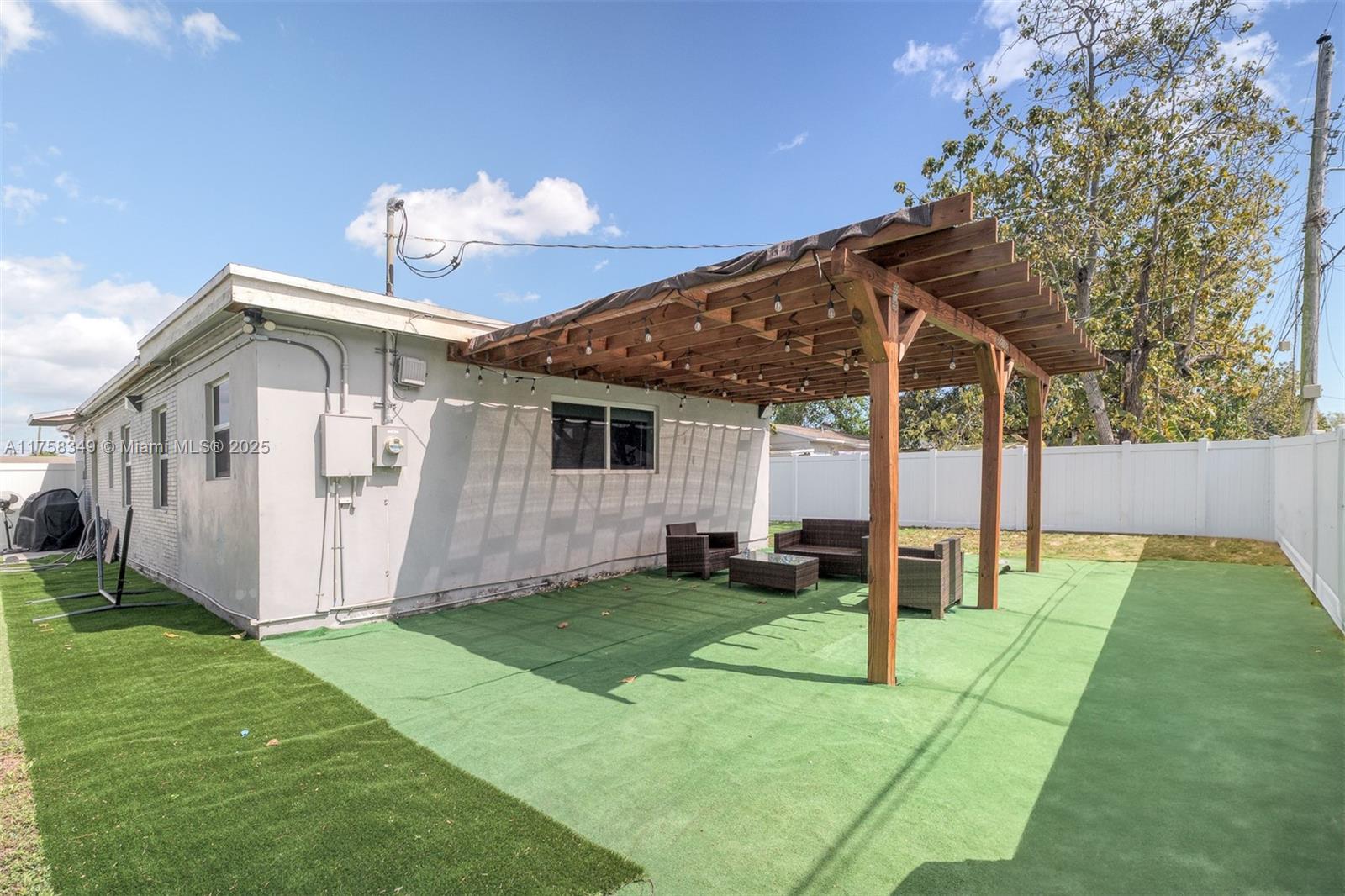 BISCAYNE RIVER GARDENS - Residential